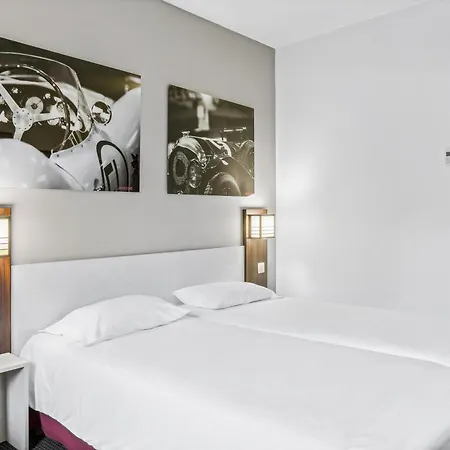 Akena La Ferte Bernard