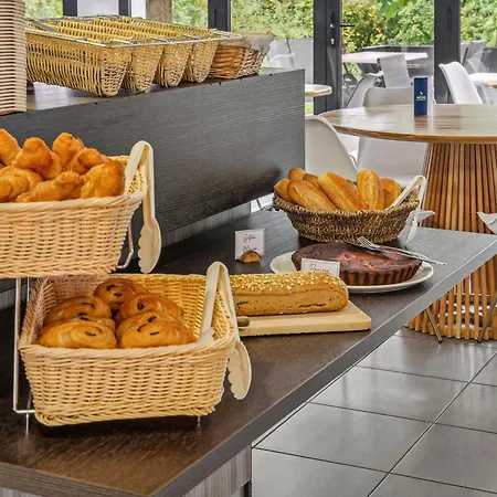 Akena La Ferte Bernard מלון Cherré