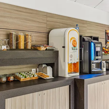 Akena La Ferte Bernard